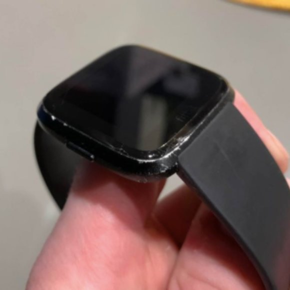Fitbit Versa Gen 1 - Picture 3 of 3